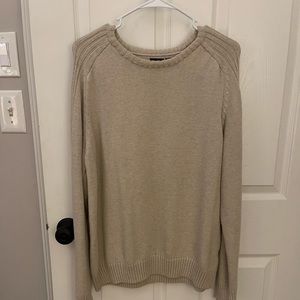 Beige sweater. Large, cut the tag because it was jabbing. Excellent condition.